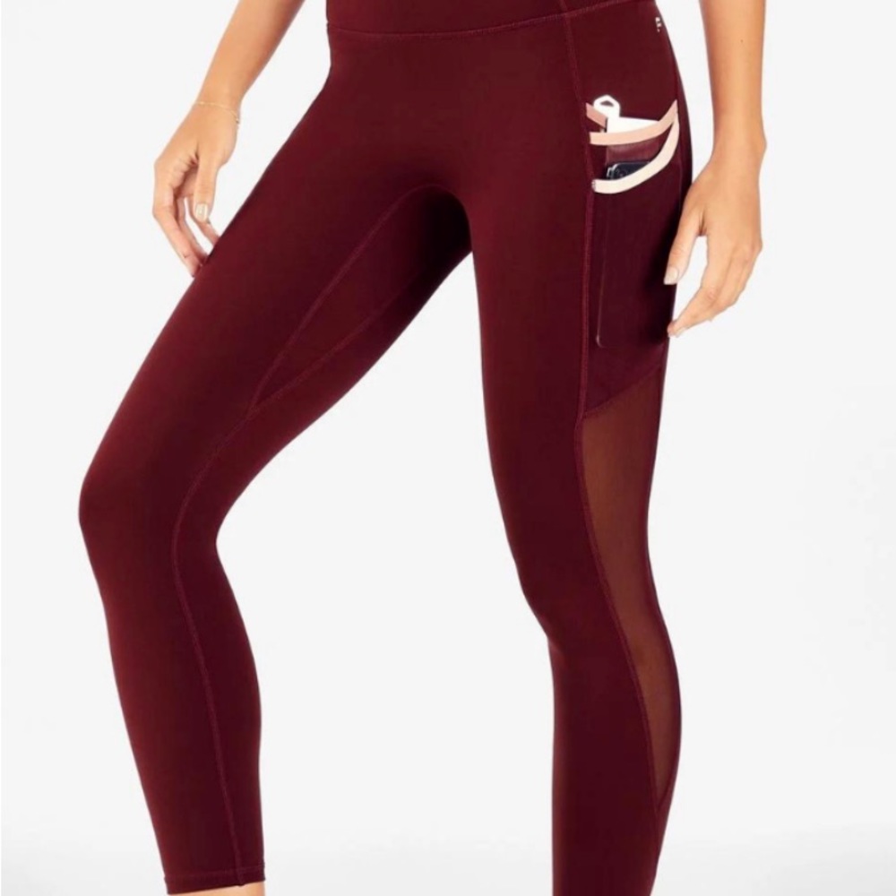 NWT - Fabletics Trinity Mid-Rise Pocket 7/8 Leggings / Size M